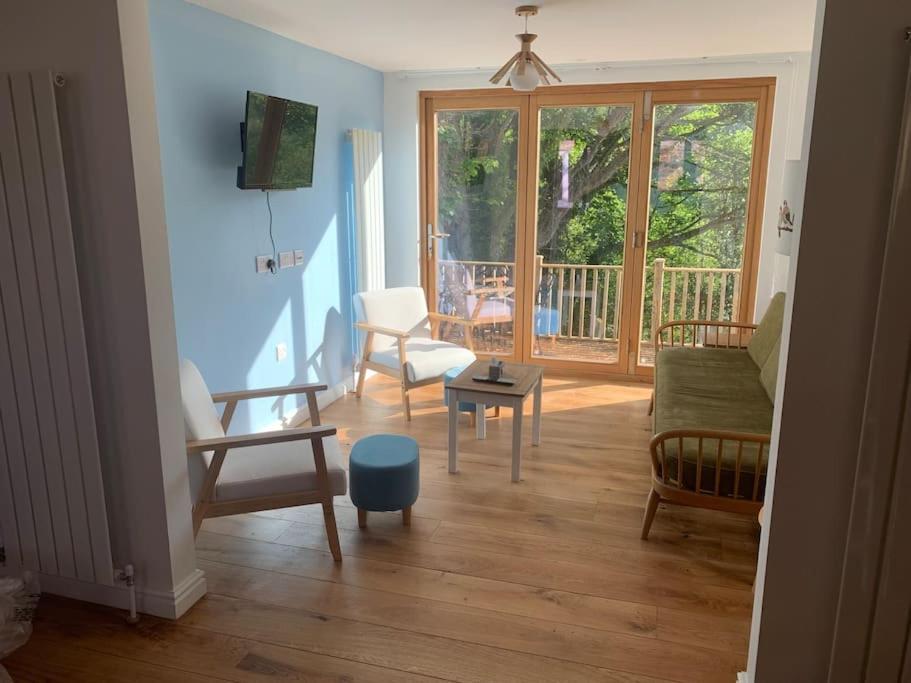 Cottage With Outstanding Views Velindre  Exterior photo